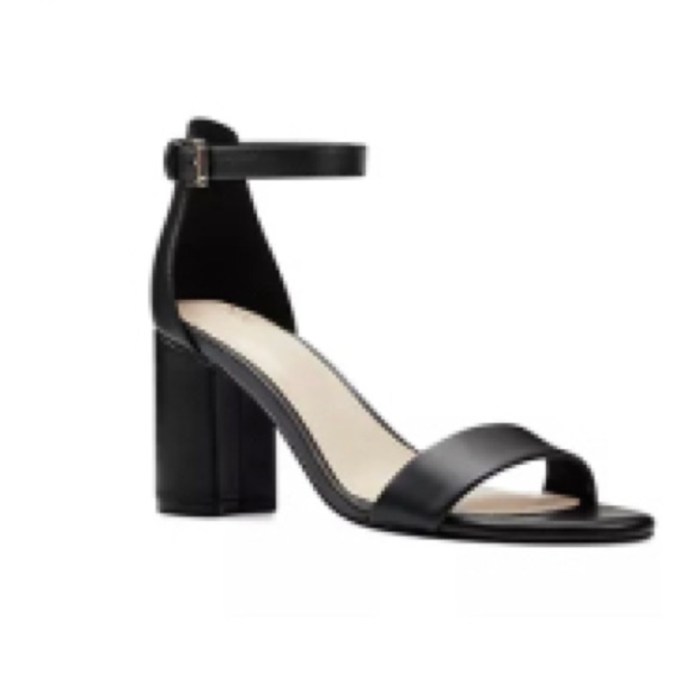 - - 9 west block heel sandal. Size 6 black. New in box!